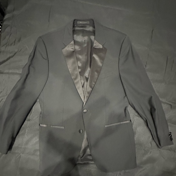 Hugo Boss Tuxedo kit - Picture 4 of 15